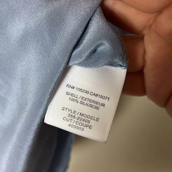 Joie 100% Silk Blouse in Dusty Blue V-neck with pockets size Small - Picture 8 of 11